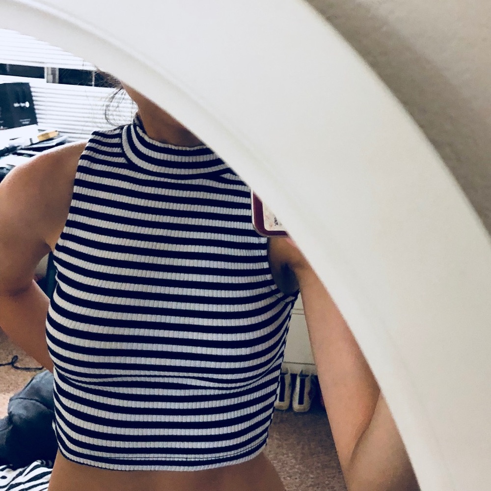 ✖️SOLD✖️Young & reckless black and white striped